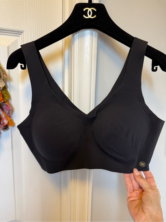 Honey Love Other - Everyday Seamless V-Neck Black Comfort Bra medium